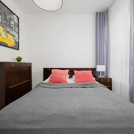 Spacious Near The Airport Parking & Remote Working By Renters Lejlighed Warszawa