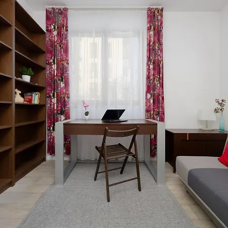 Spacious Near The Airport Parking & Remote Working By Renters Lejlighed Warszawa