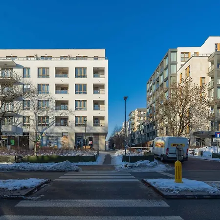 Spacious Near The Airport Parking & Remote Working By Renters *